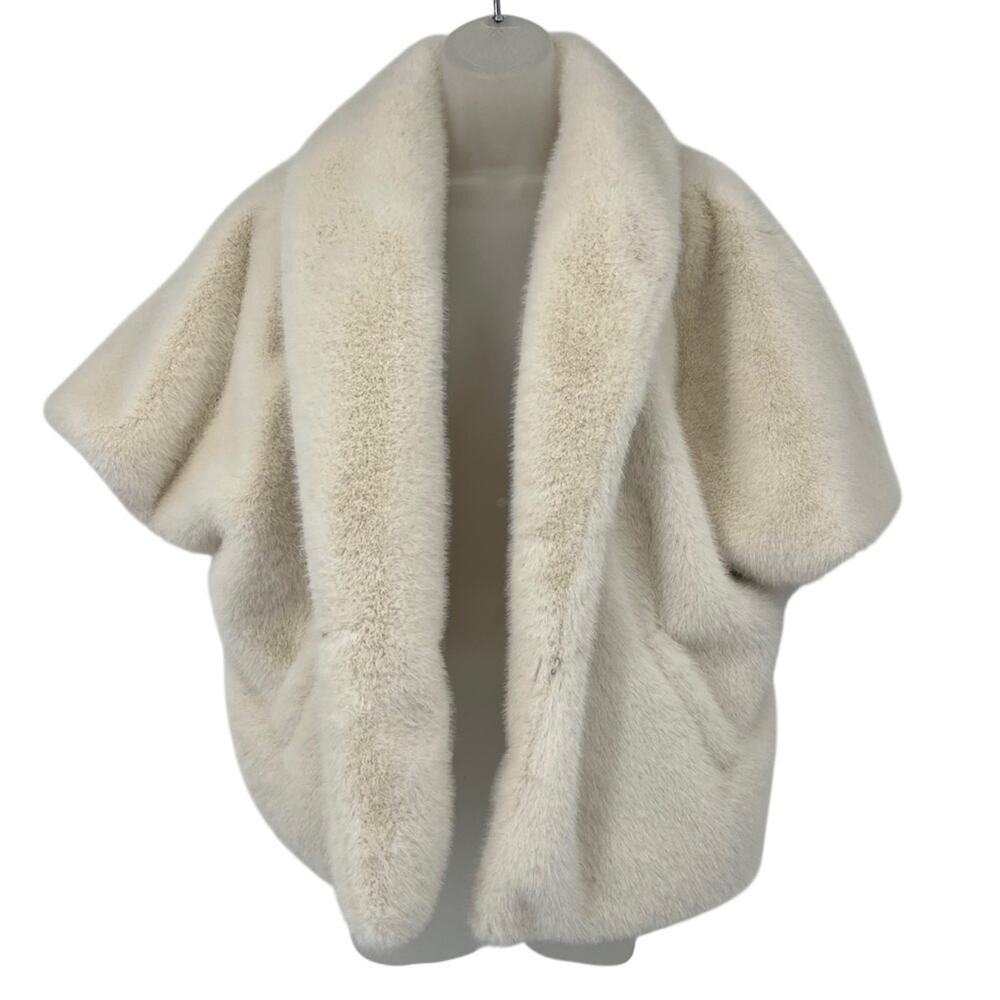 Gemma Layne Cream White Faux Fur Cape Shawl Collar Dolman Sleeves One Size - Picture 2 of 11